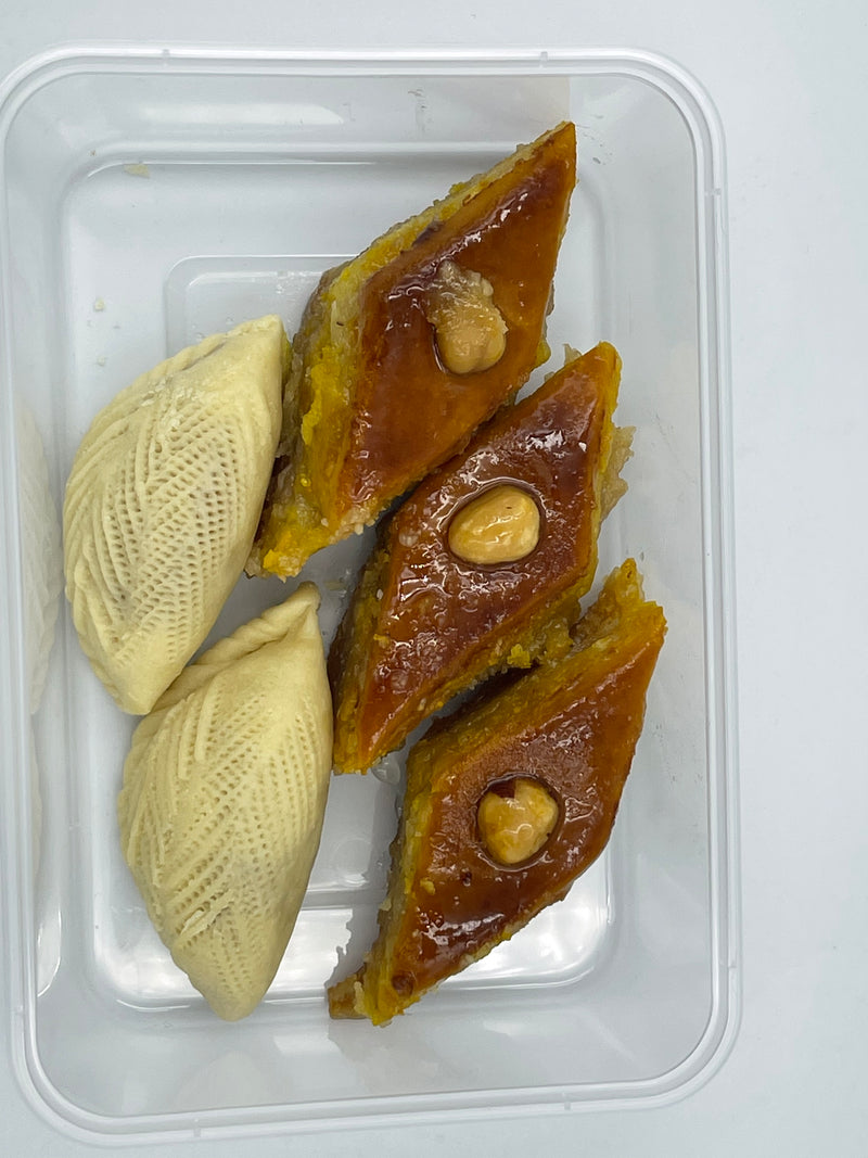 Hazelnut baklava and Shekarbura (sweet pastry), homemade, 5 pieces